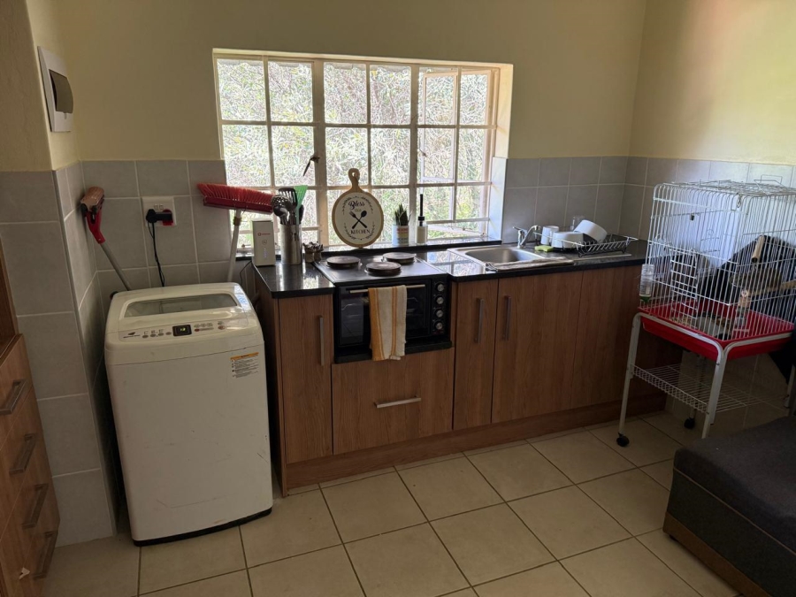 To Let 1 Bedroom Property for Rent in Melodie North West